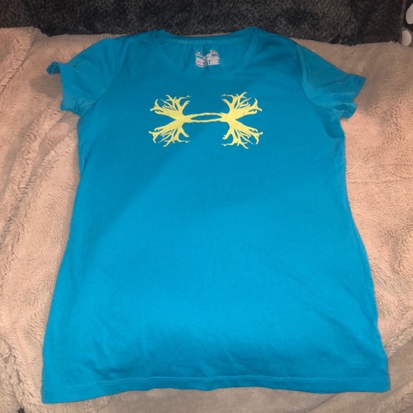 🎉4 for $20 Under Armour Semi-fitted Tee, small - Picture 1 of 5